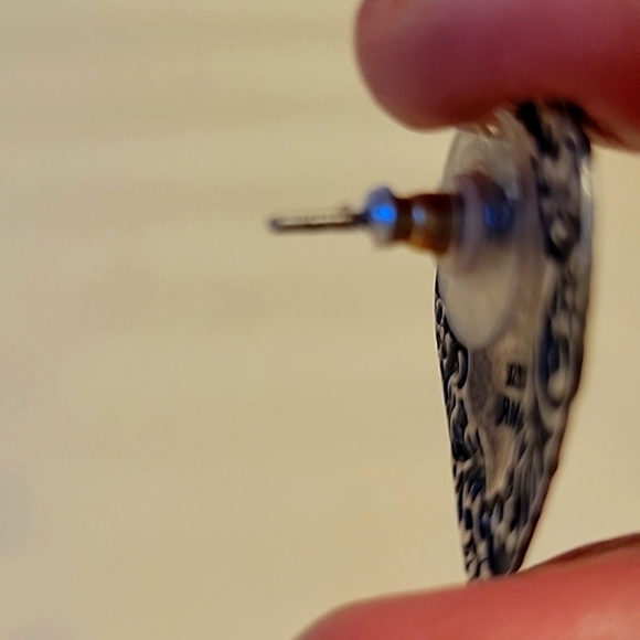 Silver Heart Earrings for pierced ears -925- pictures do not do them justice - Picture 2 of 4